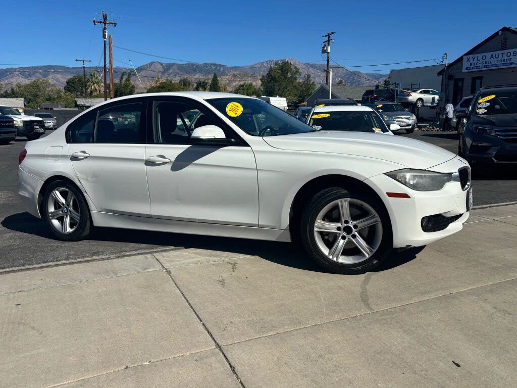2014 BMW 3 Series 320i Sedan RWD
