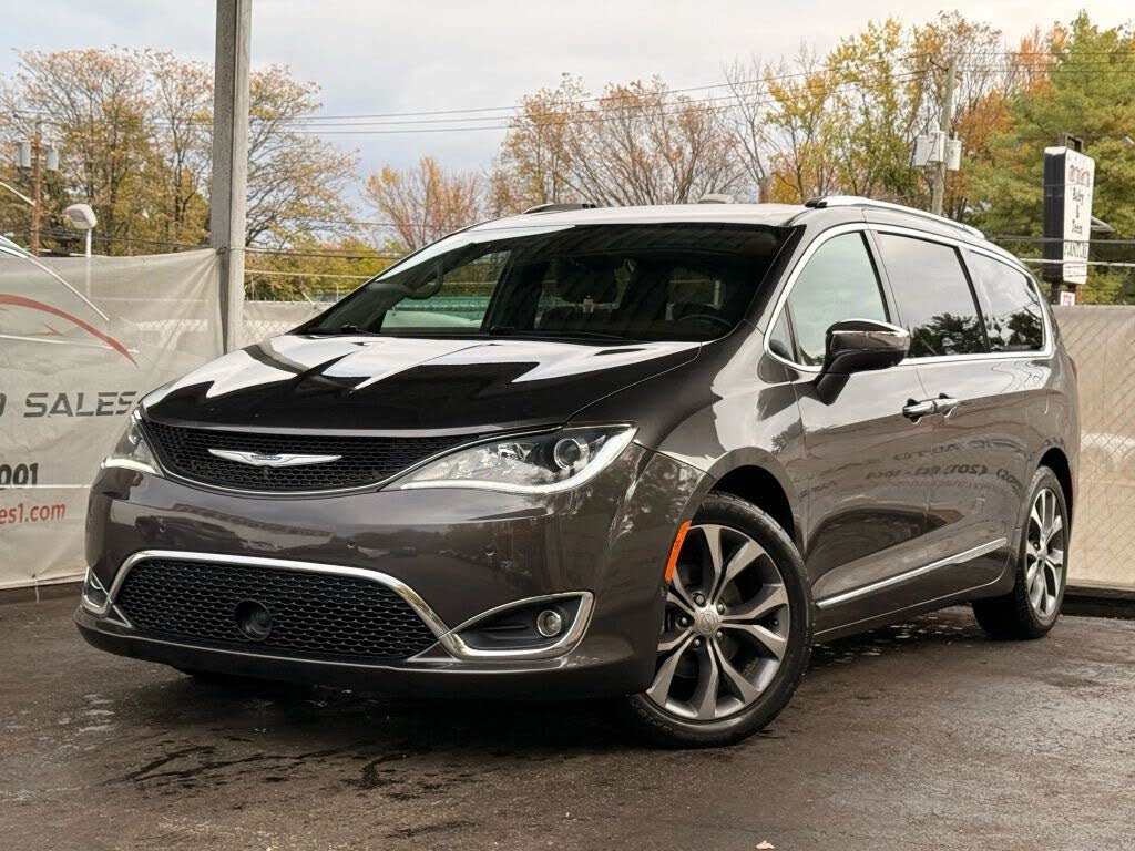 2019 Chrysler Pacifica Limited FWD