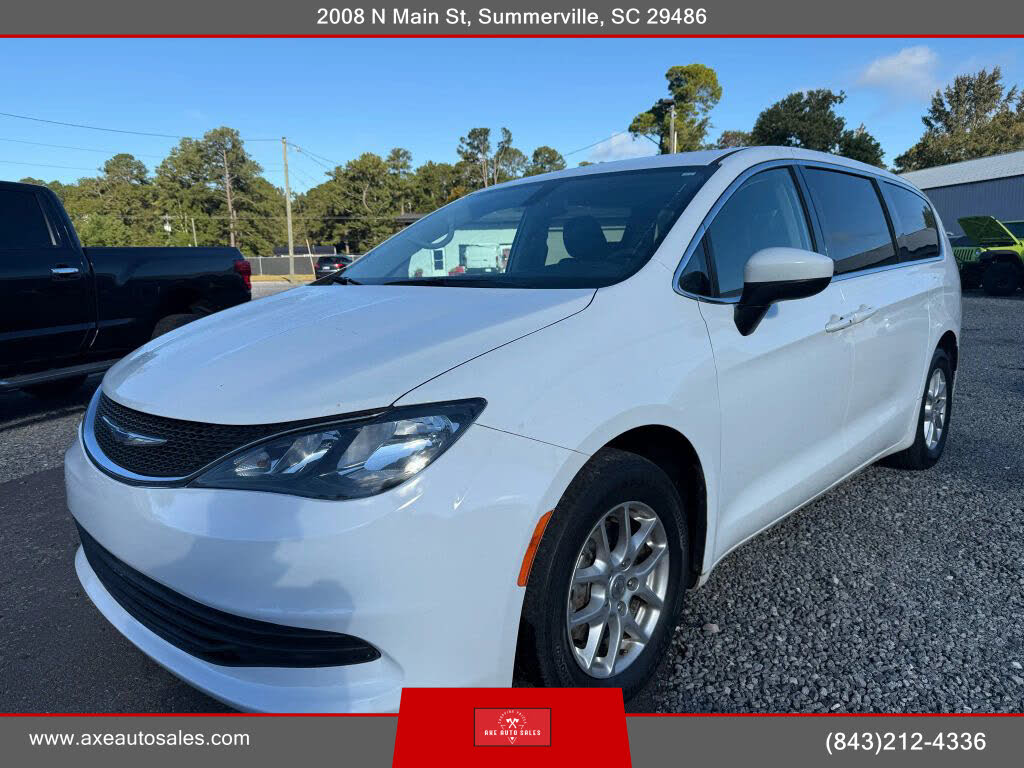 2020 Chrysler Voyager LX FWD