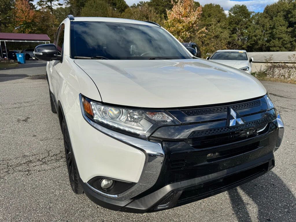 2020 Mitsubishi Outlander LE FWD