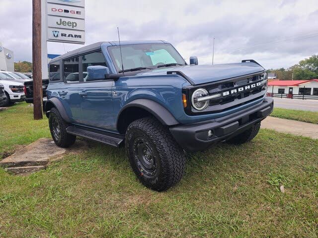 2025 Ford Bronco Outer Banks 4-Door 4WD