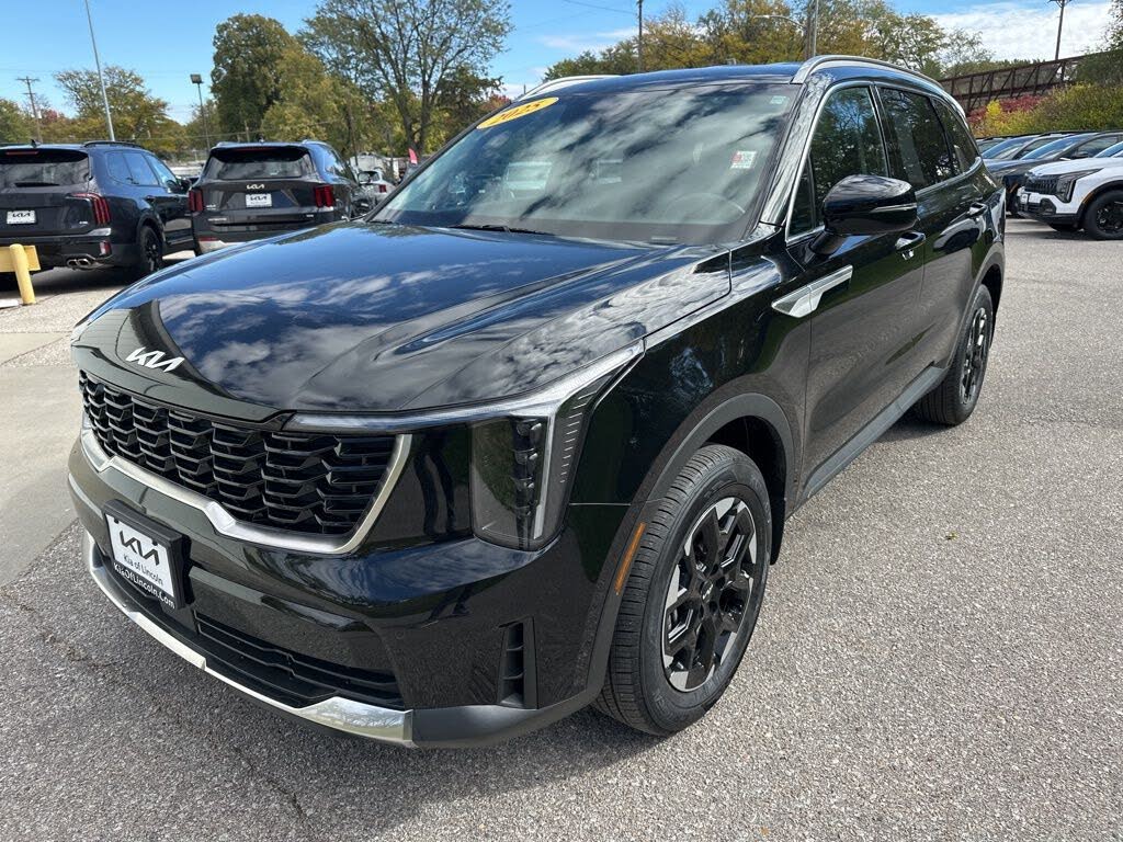 2025 Kia Sorento S AWD