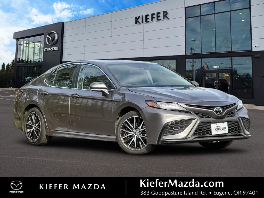 2024 Toyota Camry SE FWD