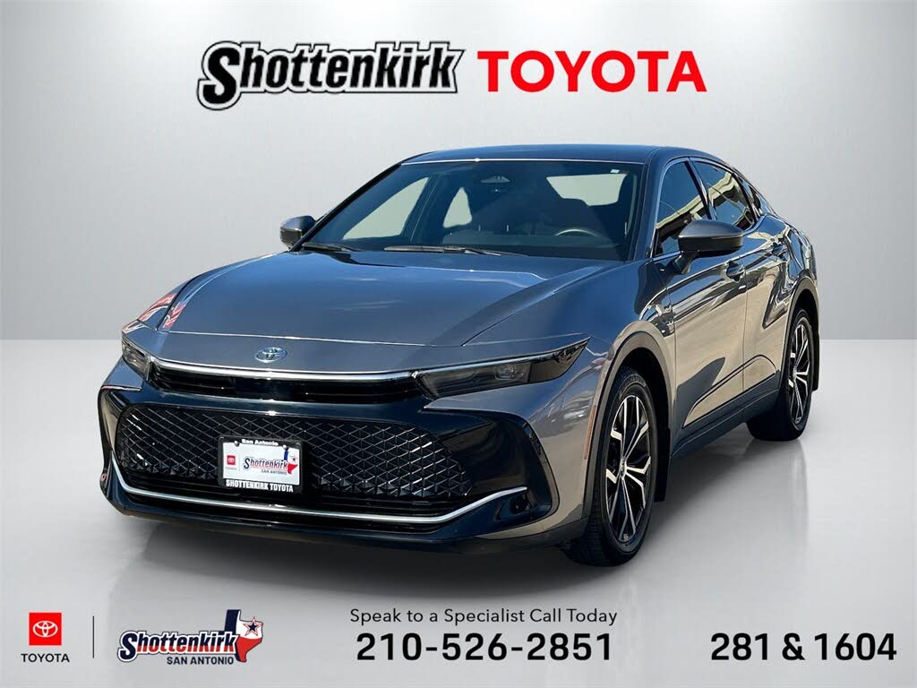 2024 Toyota Crown XLE AWD