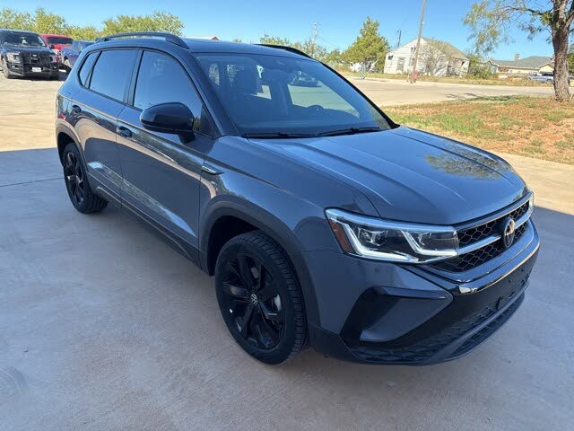 2024 Volkswagen Taos SE Black FWD