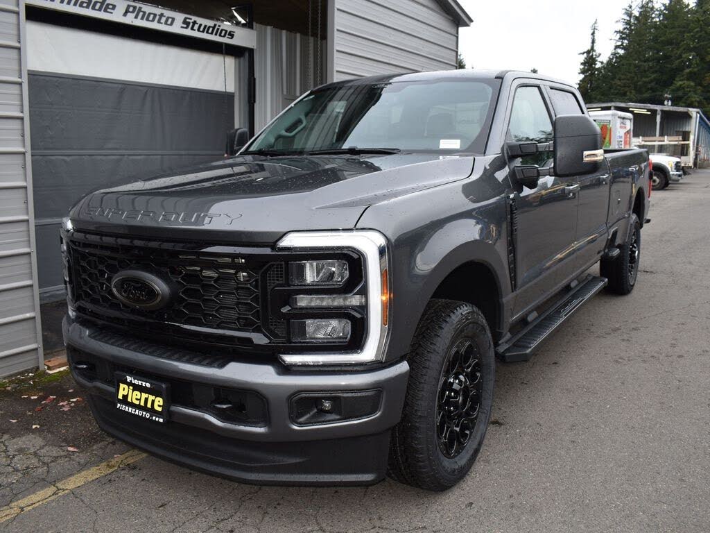 2026 Ford F-250 Super Duty XLT Crew Cab 4WD
