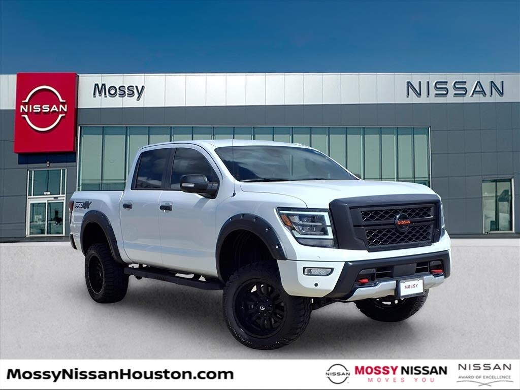2020 Nissan Titan PRO-4X Crew Cab 4WD