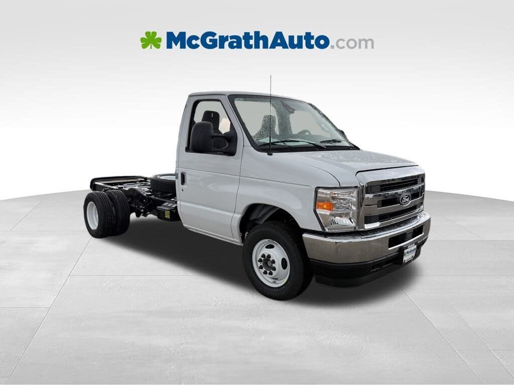 2026 Ford E-Series Chassis E-350 SD Cutaway 138 RWD