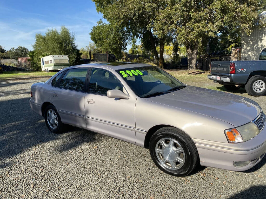 1999 Toyota Avalon 4 Dr XLS Sedan