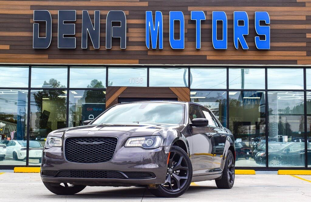 2022 Chrysler 300 Touring RWD