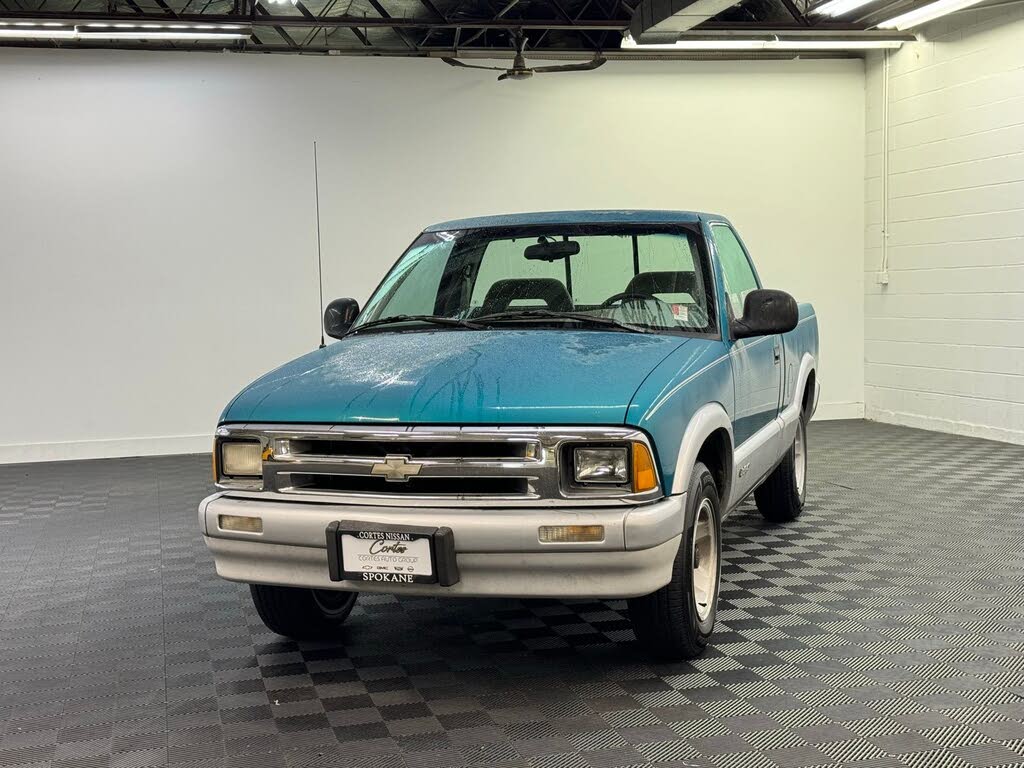 1994 Chevrolet S-10 LS RWD