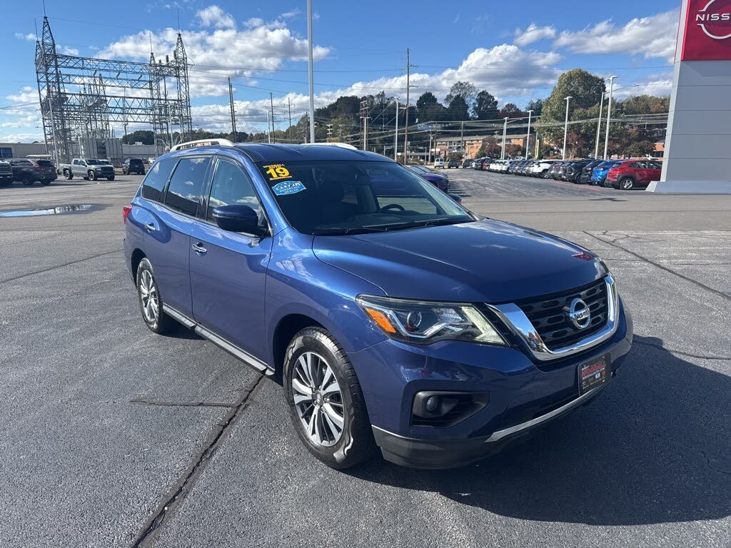 2019 Nissan Pathfinder SV FWD