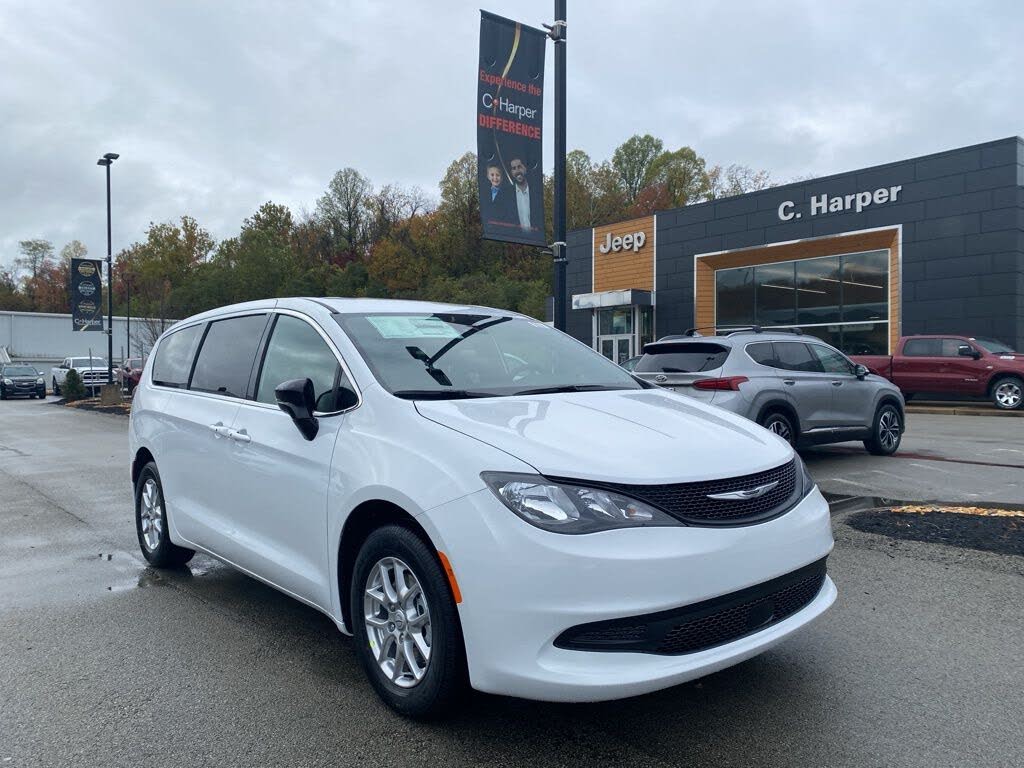 2026 Chrysler Voyager LX FWD