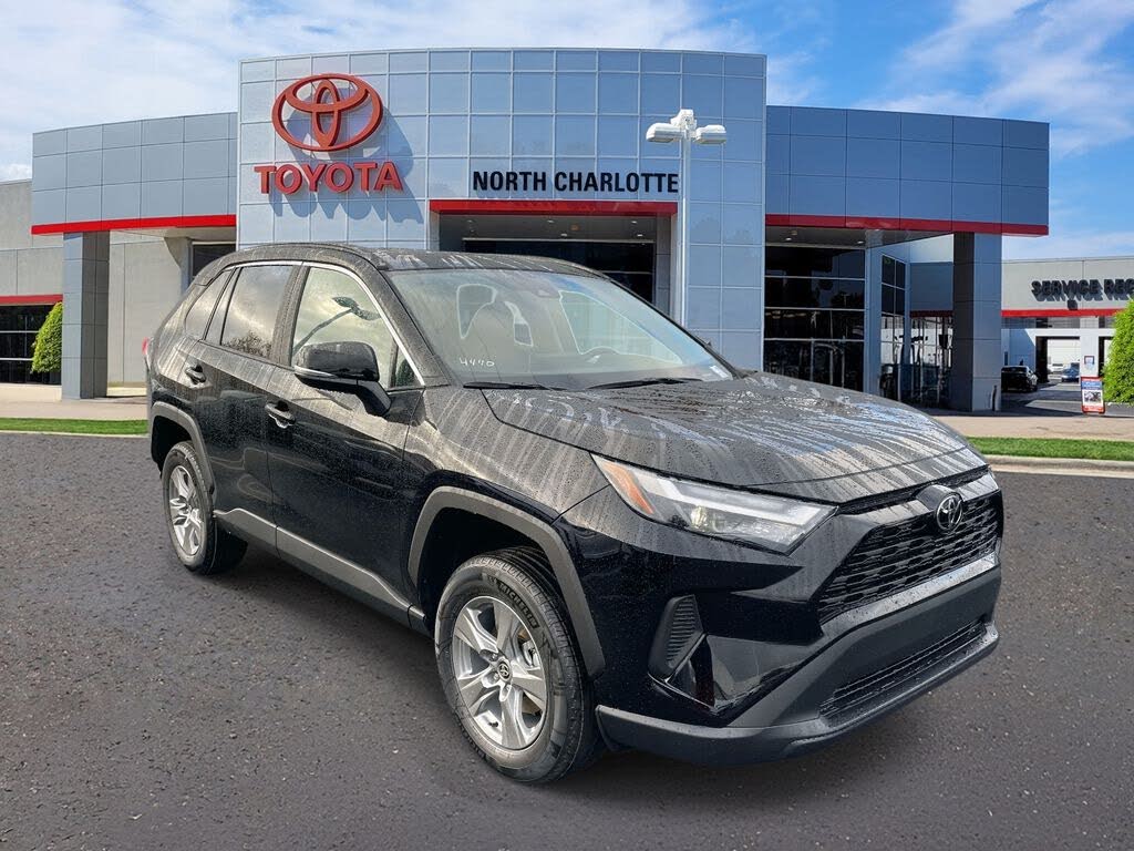 2025 Toyota RAV4 XLE FWD