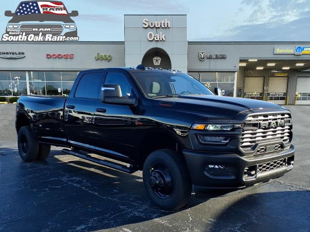 2026 RAM 3500 Tradesman Crew Cab LB DRW 4WD