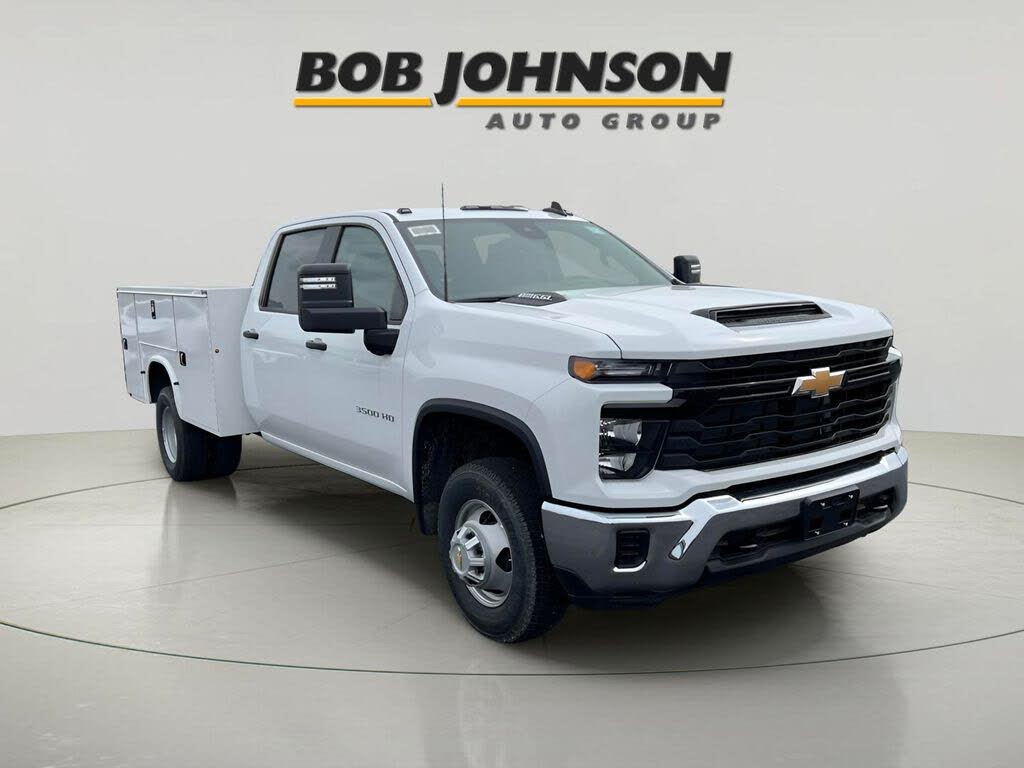 2025 Chevrolet Silverado 3500HD Chassis Work Truck Crew Cab 4WD