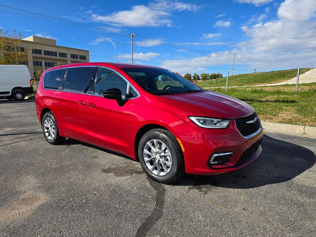 2026 Chrysler Pacifica Select AWD