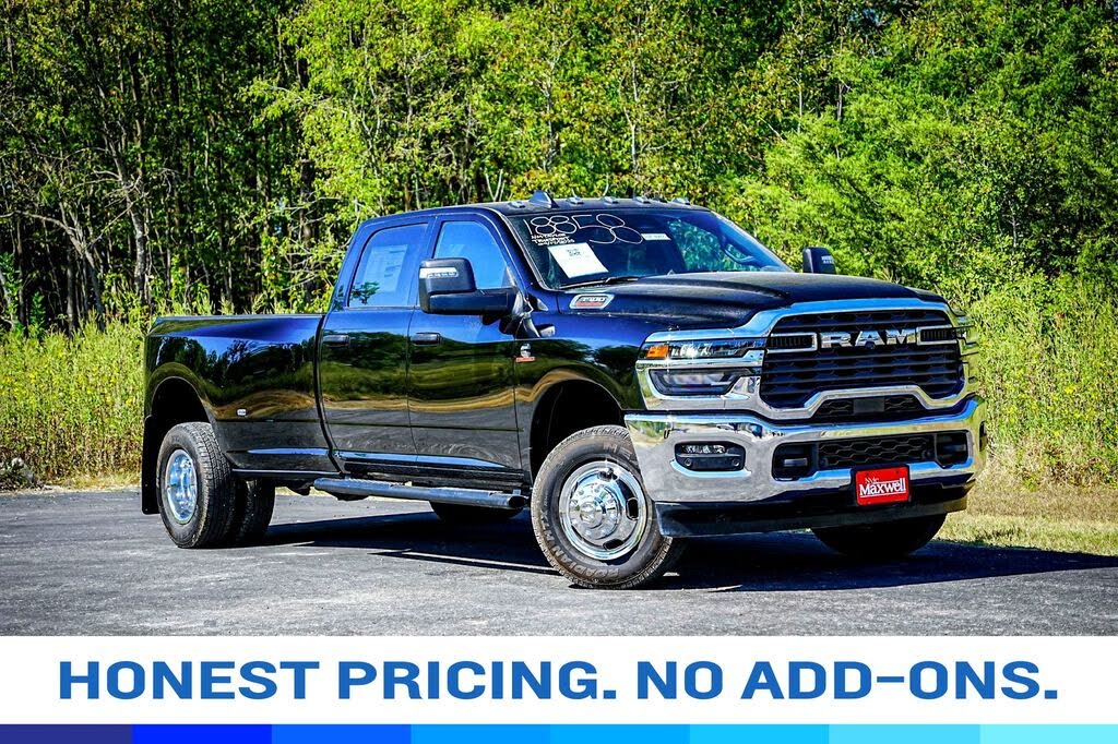 2026 RAM 3500 Tradesman Crew Cab LB DRW 4WD