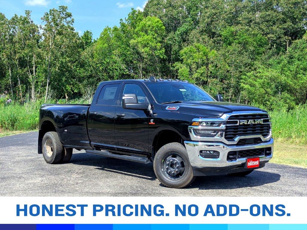 2026 RAM 3500 Tradesman Crew Cab LB DRW 4WD