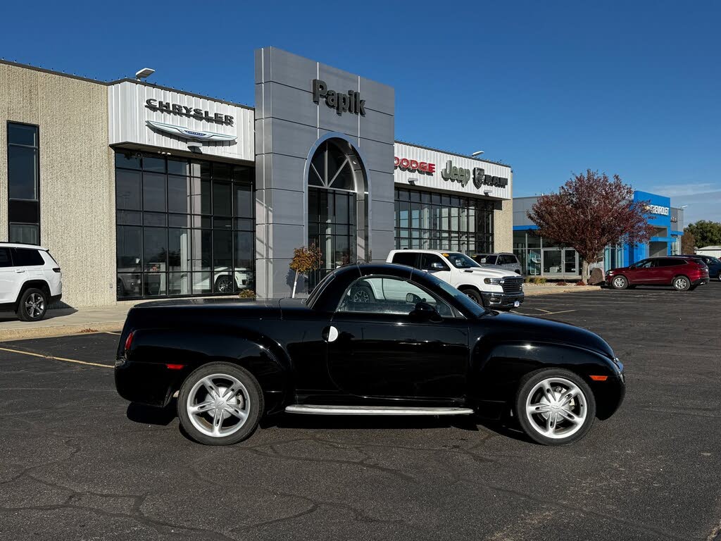 2004 Chevrolet SSR LS RWD