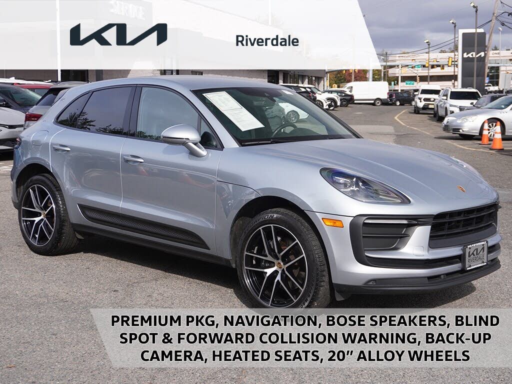 2022 Porsche Macan AWD