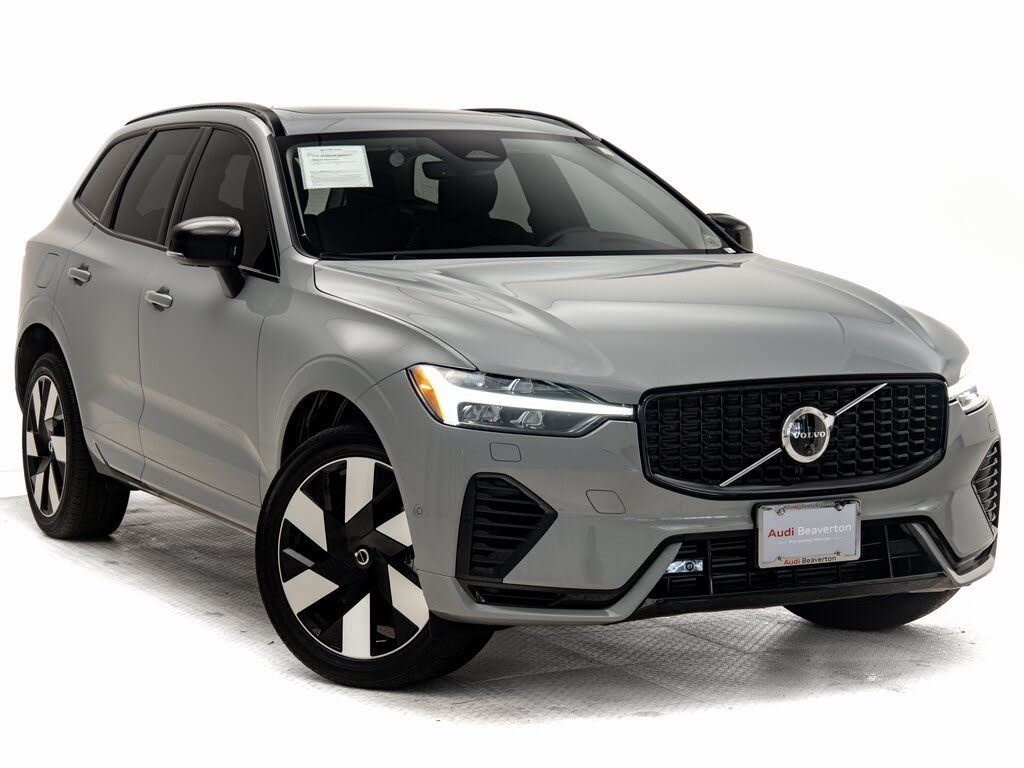2024 Volvo XC60 Recharge T8 Plus Dark Theme eAWD