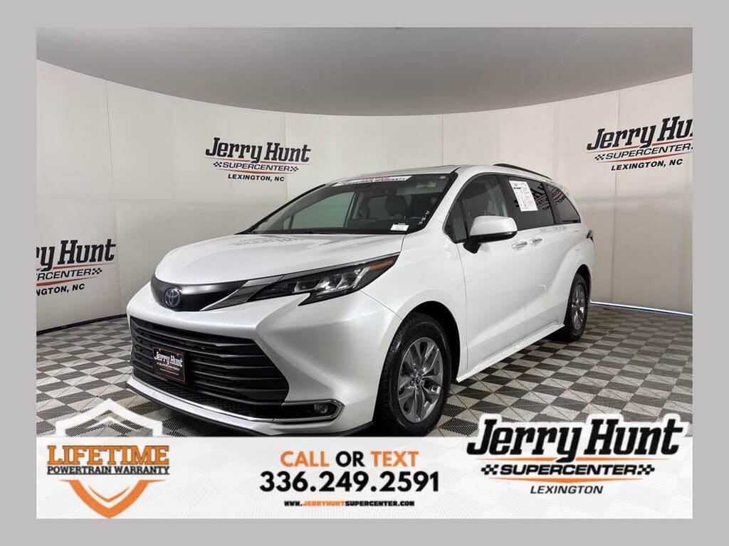 2023 Toyota Sienna XLE 7-Passenger FWD