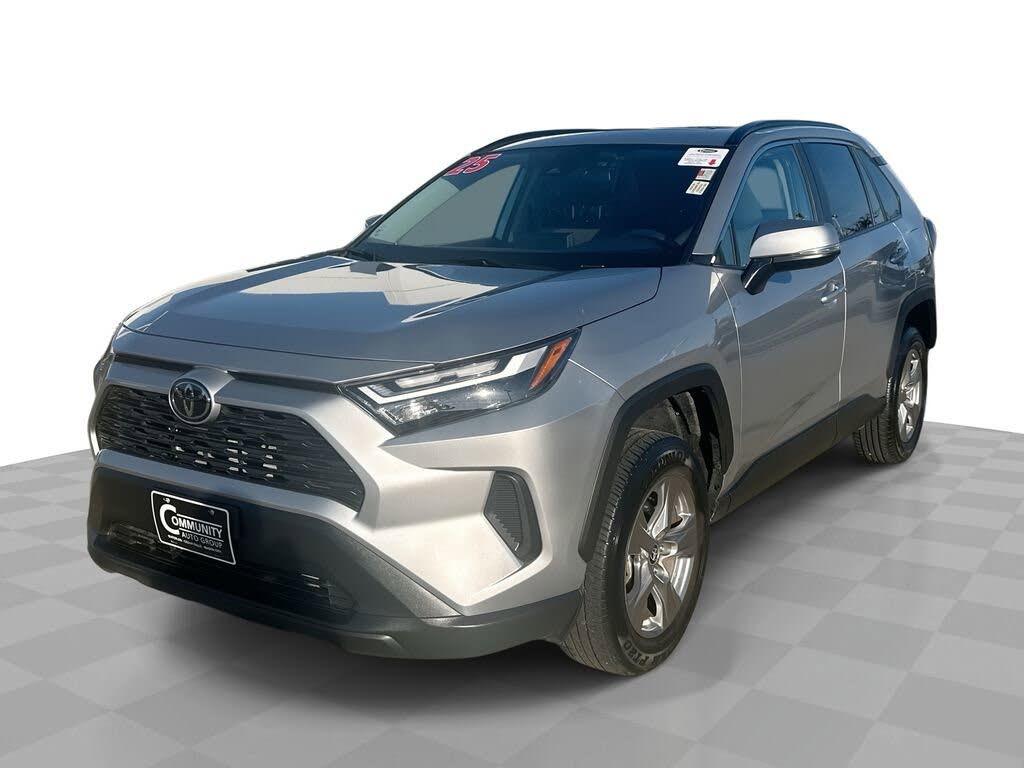 2025 Toyota RAV4 XLE AWD