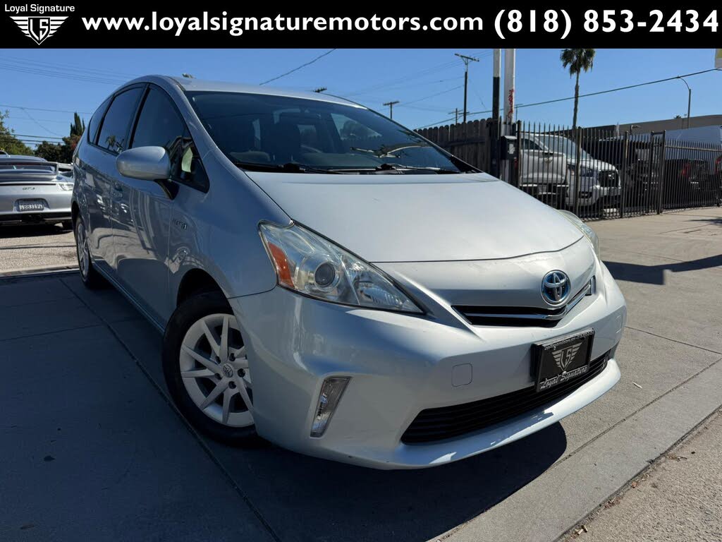 2012 Toyota Prius v Three FWD