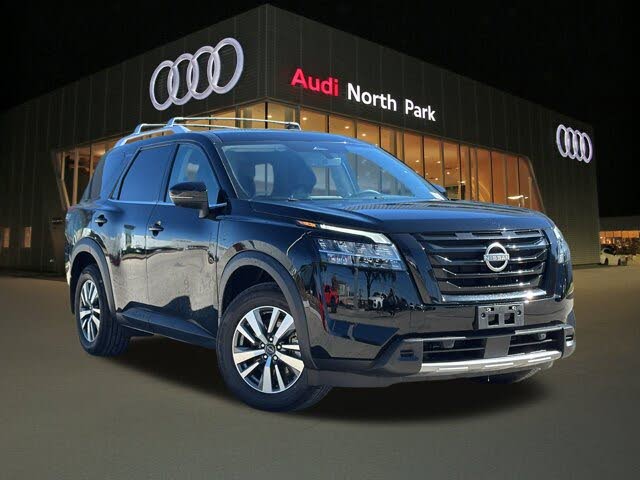 2023 Nissan Pathfinder SL FWD