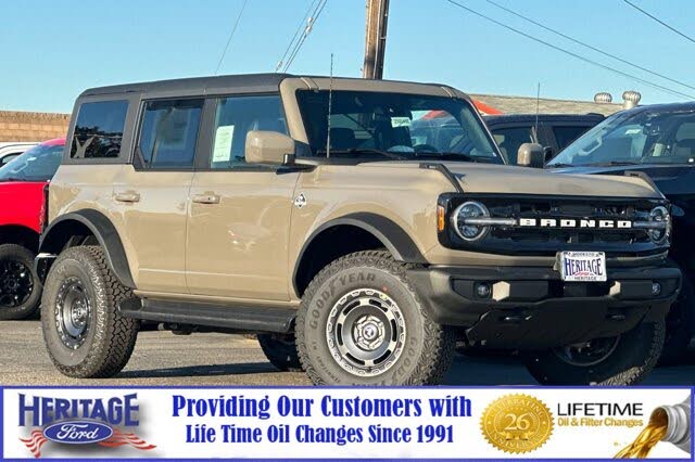 2025 Ford Bronco Outer Banks 4-Door 4WD