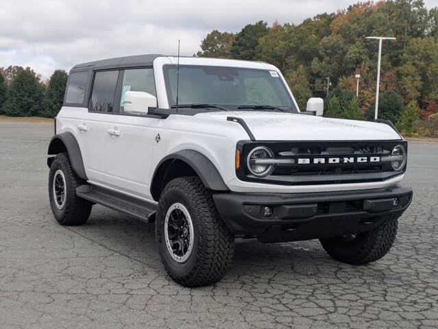 2025 Ford Bronco Outer Banks 4-Door 4WD