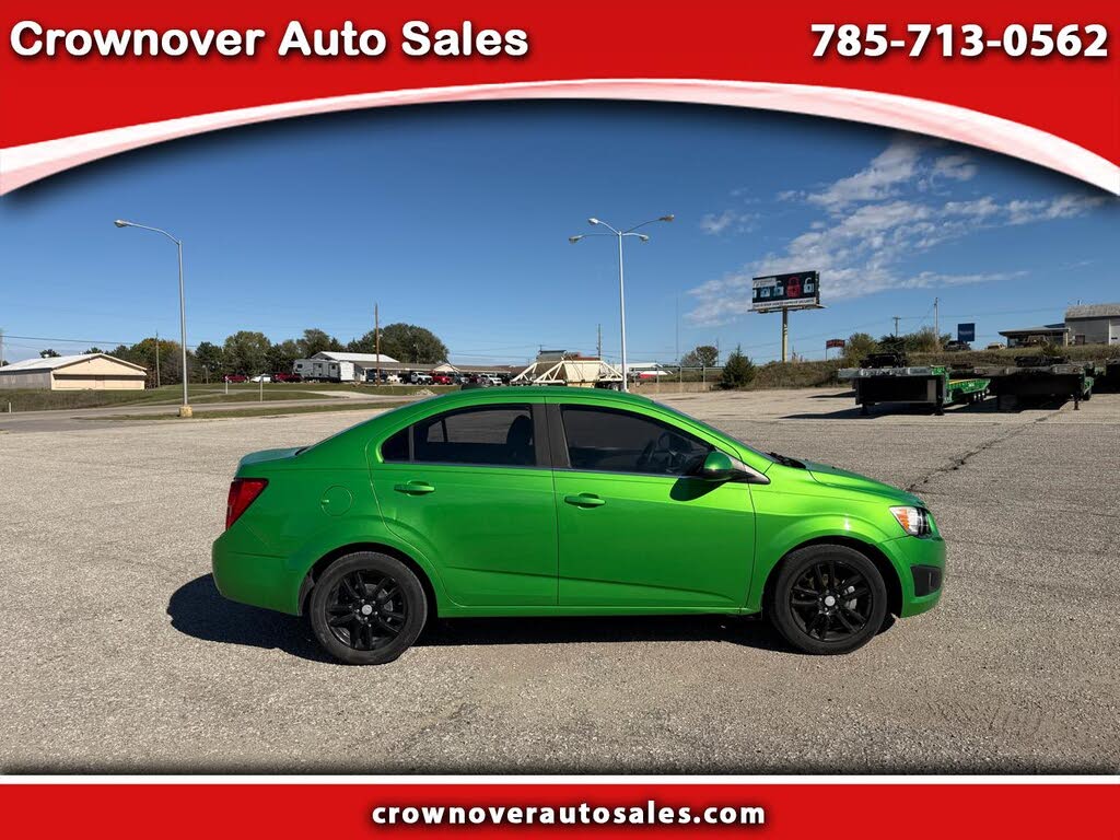 2016 Chevrolet Sonic LT Sedan FWD