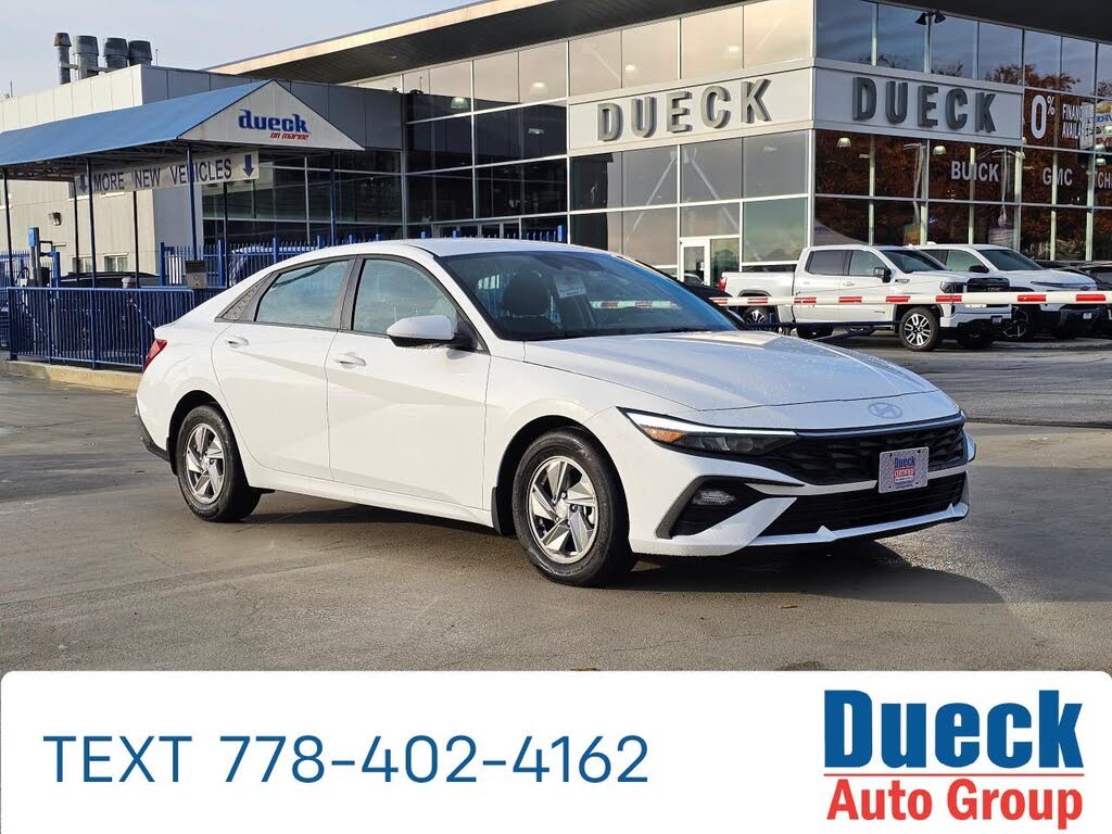 2025 Hyundai Elantra Essential FWD