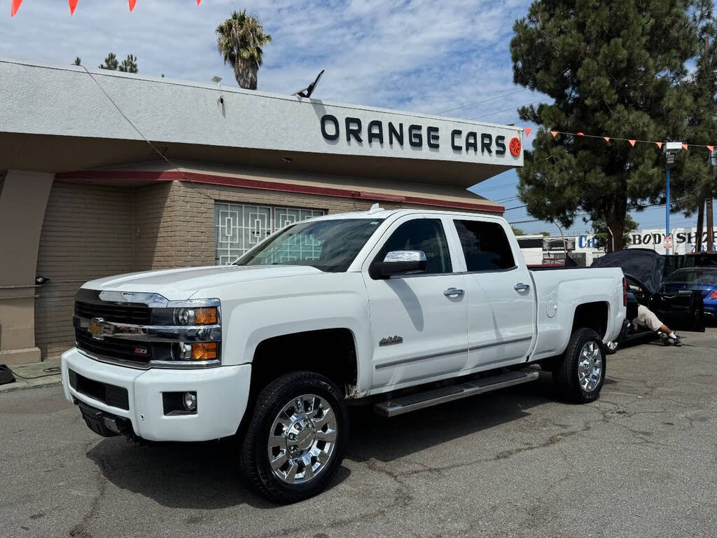 2015 Chevrolet Silverado 2500HD High Country Crew Cab 4WD