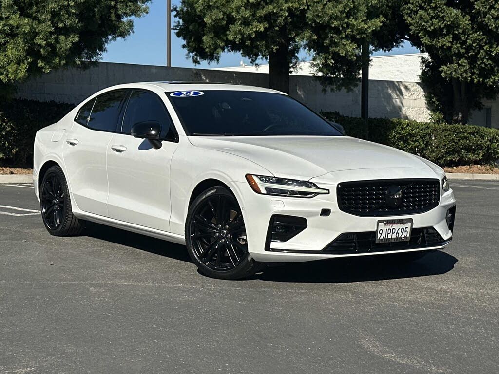 2024 Volvo S60 B5 Plus Black Edition AWD
