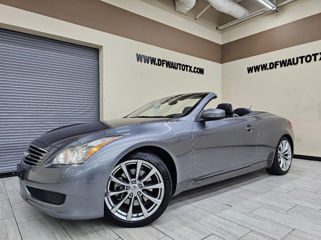 2010 INFINITI G37 Convertible RWD
