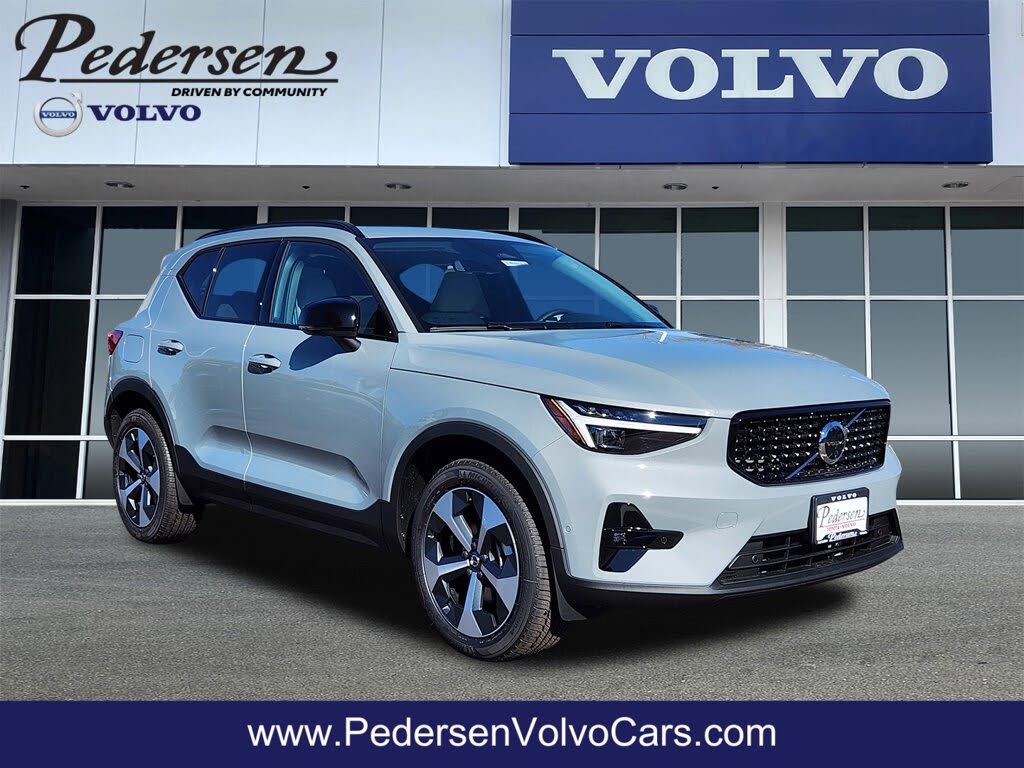 2026 Volvo XC40 B5 Plus AWD