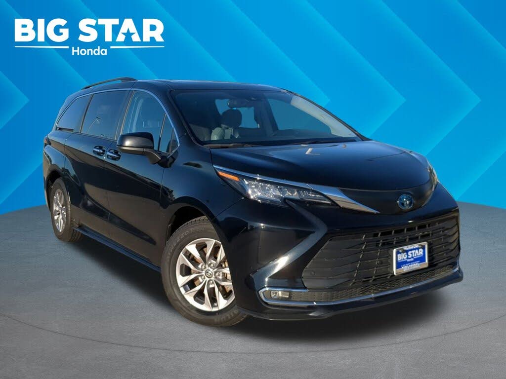 2023 Toyota Sienna XLE 7-Passenger FWD