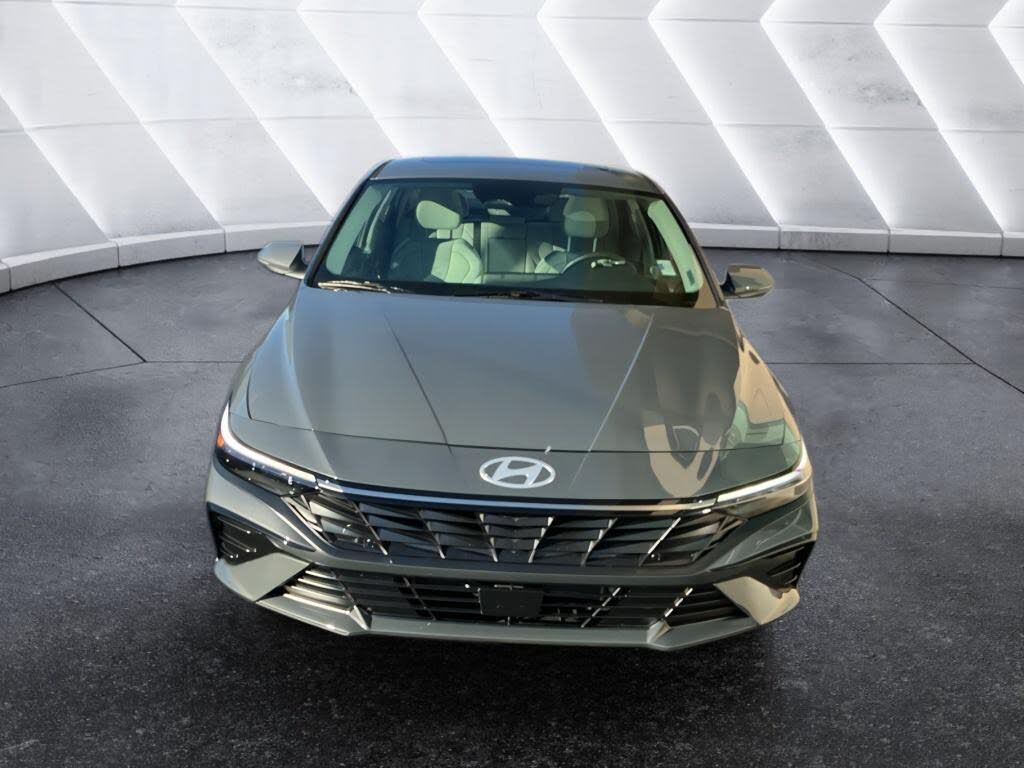 2025 Hyundai Elantra Hybrid Limited FWD