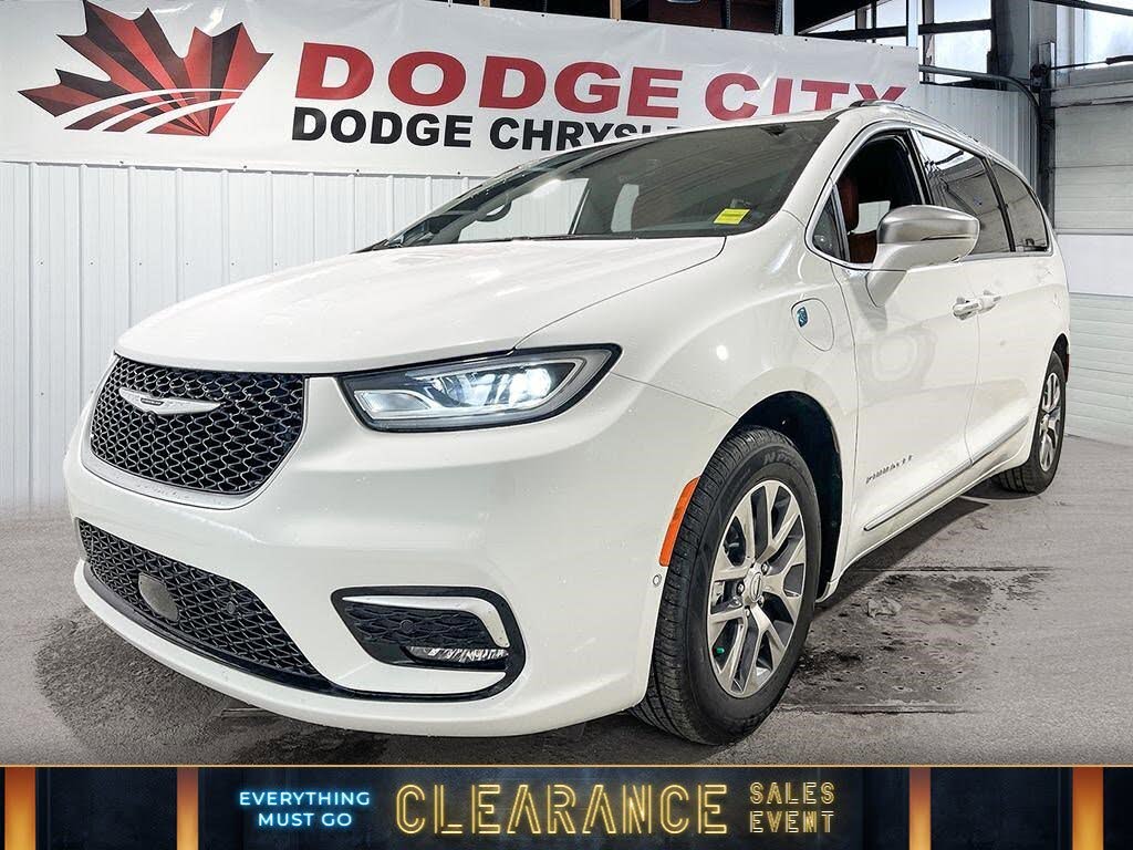 2024 Chrysler Pacifica Hybrid Pinnacle FWD