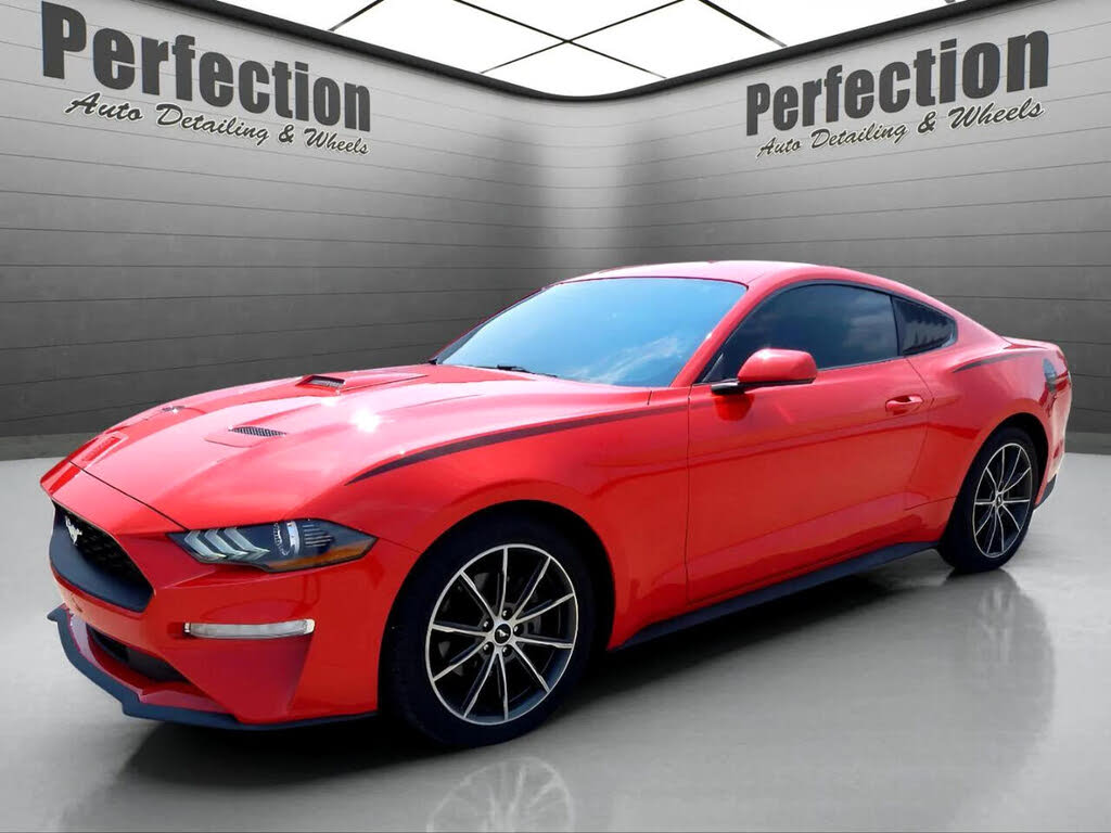 2018 Ford Mustang EcoBoost Coupe RWD