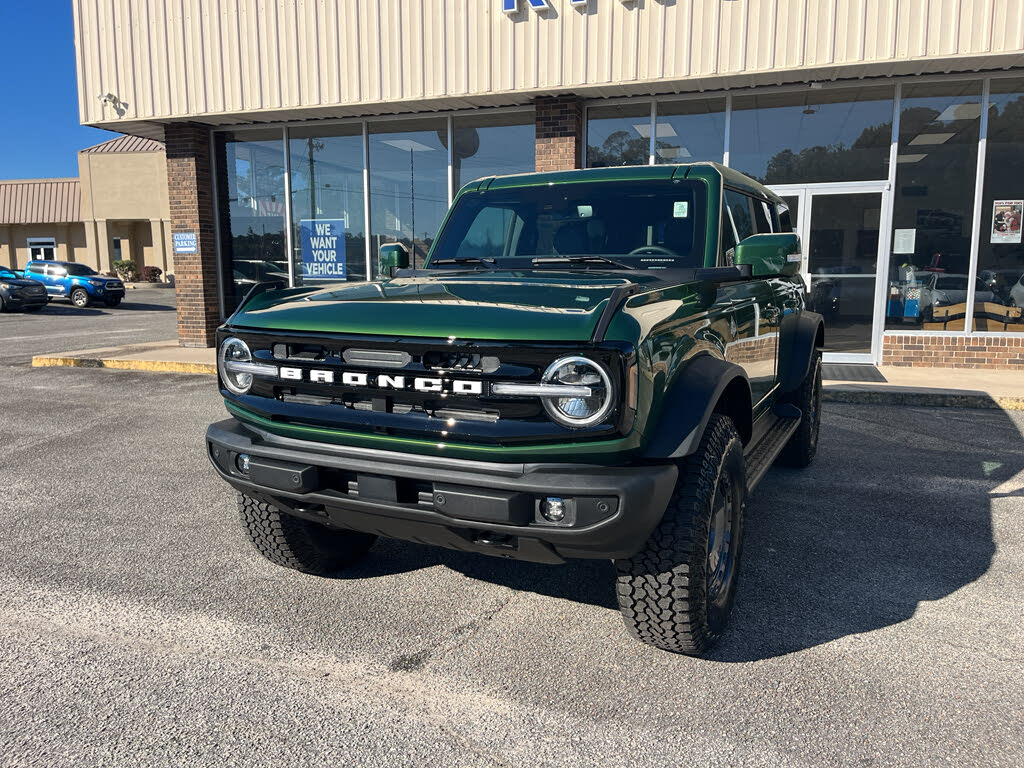 2025 Ford Bronco Outer Banks 4-Door 4WD