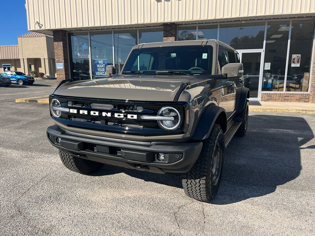 2025 Ford Bronco Outer Banks 4-Door 4WD