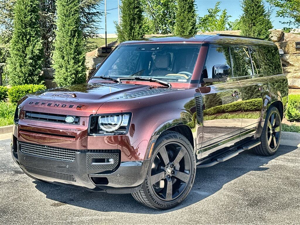 2025 Land Rover Defender 130 P400 X-Dynamic SE AWD