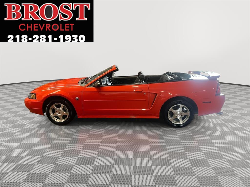 2004 Ford Mustang Deluxe Convertible RWD