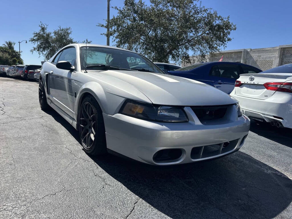 2003 Ford Mustang GT Deluxe Coupe RWD