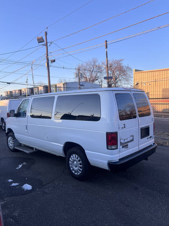 2011 Ford E-Series E-150 XLT Passenger Van