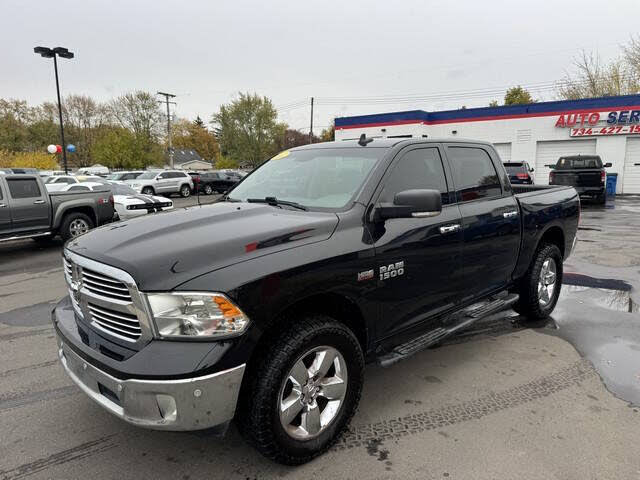 2017 RAM 1500 Lone Star Crew Cab 4WD