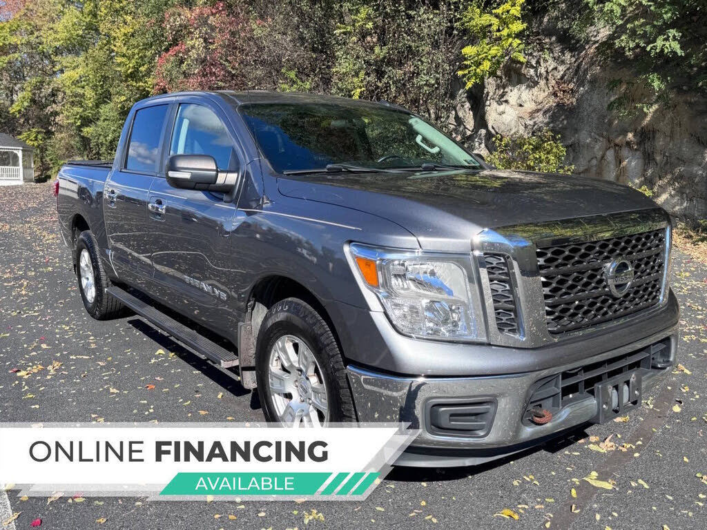 2018 Nissan Titan SV Crew Cab 4WD